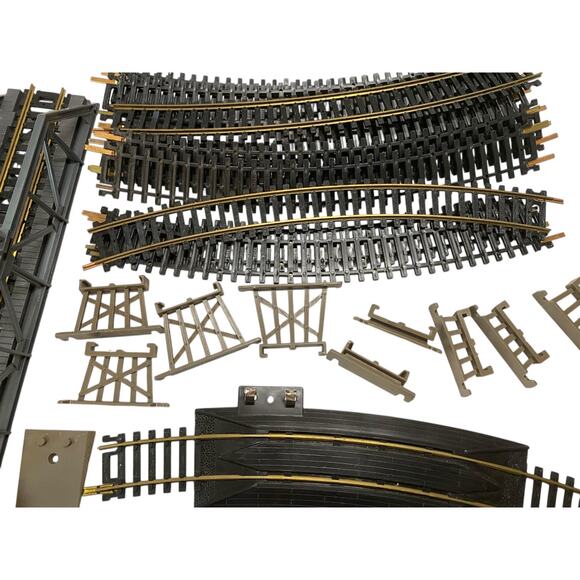 Life-Like Transformer Track Railroad Bridge & Trestle Set with Blinking Light - Picture 10 of 15